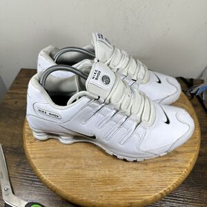 Nike Shox R4 Shoes Mens Size 10.5 White Silver Black Leather Classic 501524-106